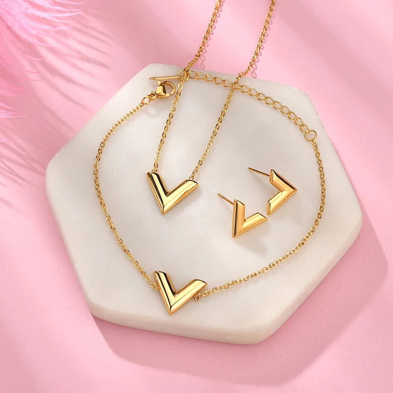 Golden Valentina Necklace